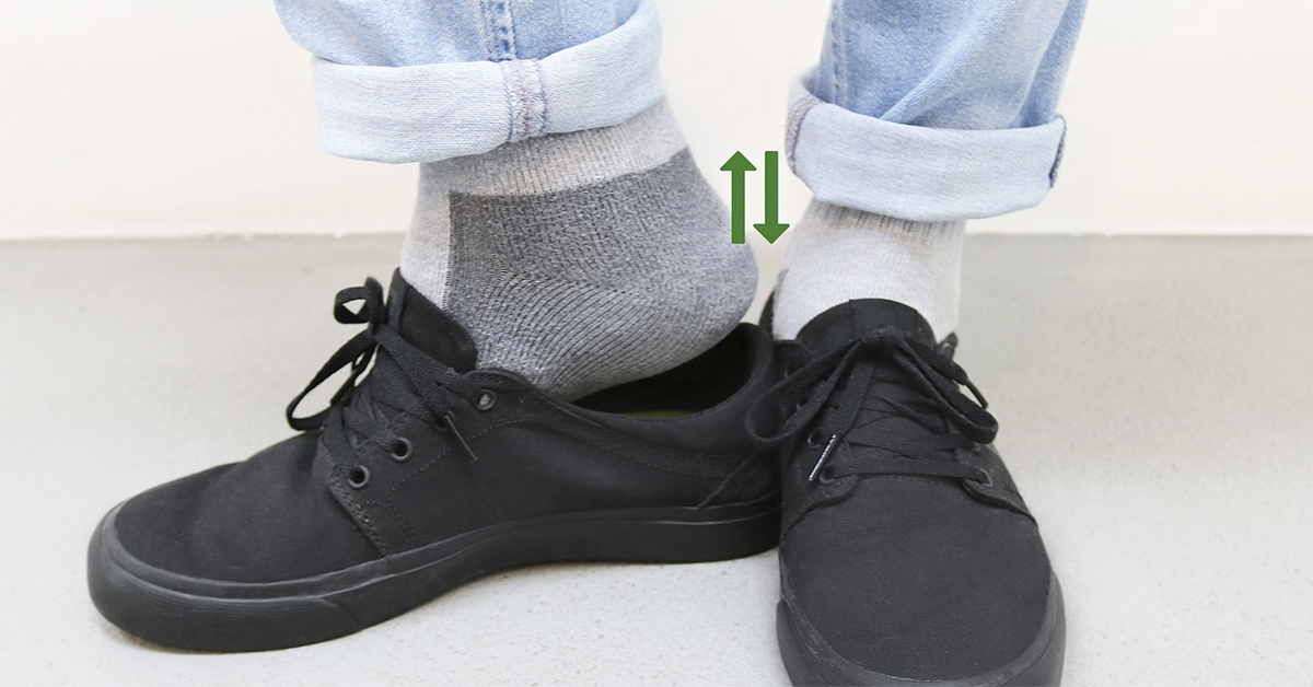 Calzarse y descalzarse ¿Tienes costumbre de hacerlo sin desabrochar o desatar los cordones? Así a tu calzado y pies - Podoactiva. Líderes en Podología