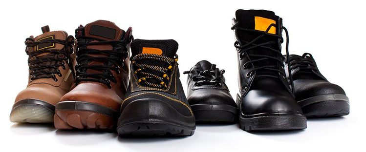 Different boots to work with the characteristics of safety footwear