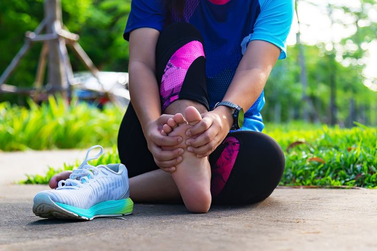 Plantar fasciitis: what is it, symptoms, causes, treatment and how to prevent this typical injury