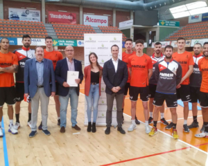 Podoactiva y el Club Voleibol Teruel cumplen catorce años pisando juntos.