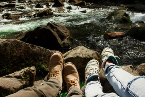 pies-botas-camino-de-santiago