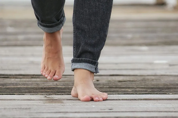 caminar descalzo