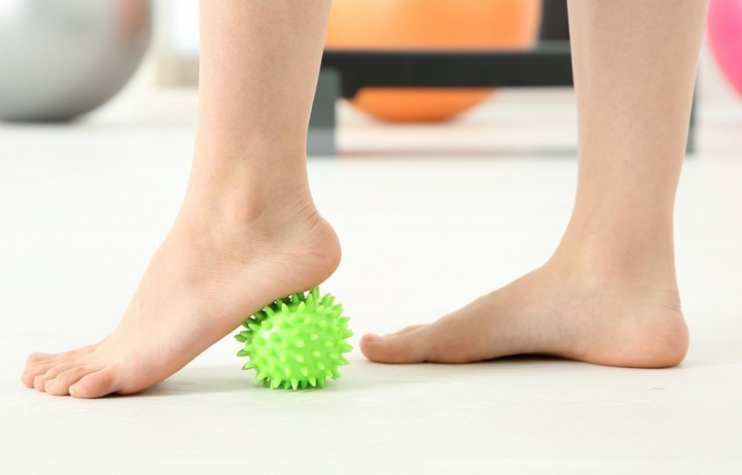 8 ejercicios para cuidar y fortalecer tus pies sin salir de casa -  Podoactiva. Líderes en Podología