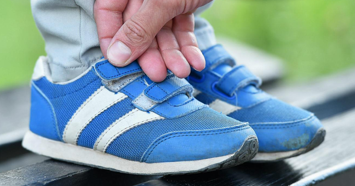 Calzado infantil ¿cordones o velcro? Líderes Podología