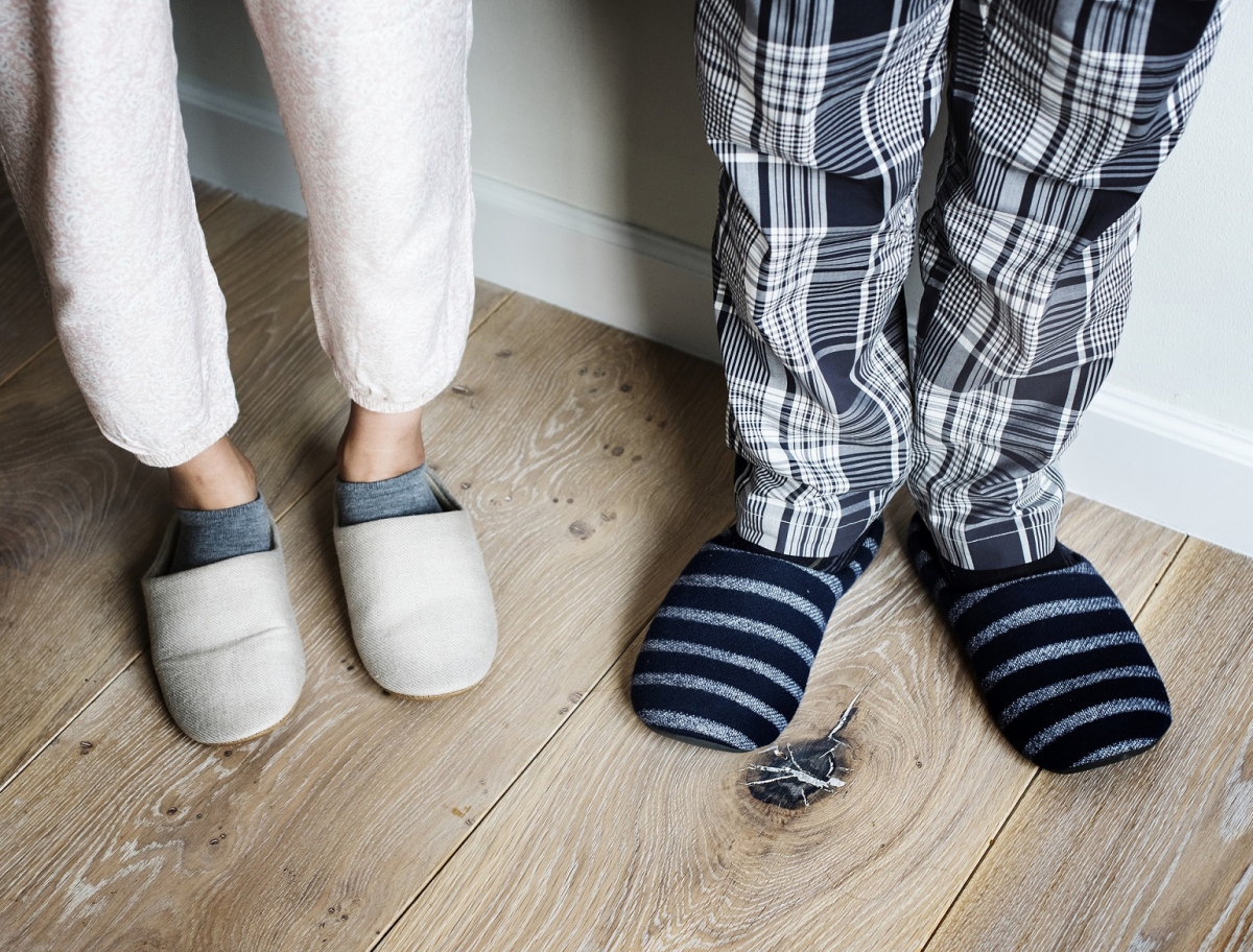 teatro bandeja Ruina Zapatillas de estar por casa. ¿Abusar de este calzado es negativo para los  pies? ¿Cómo elijo las adecuadas? - Podoactiva. Líderes en Podología